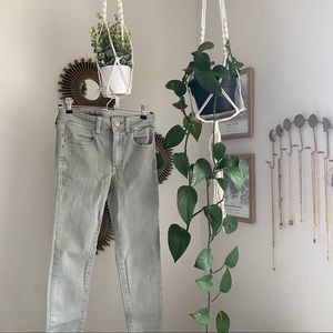 American Eagle light green skinny jeans